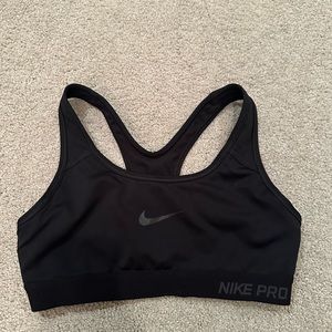 nike pro black sports bra